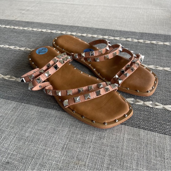 Nicole Miller Coralinne Tan/Pink Studded Strappy Slide Sandals Woman’s - Picture 3 of 4